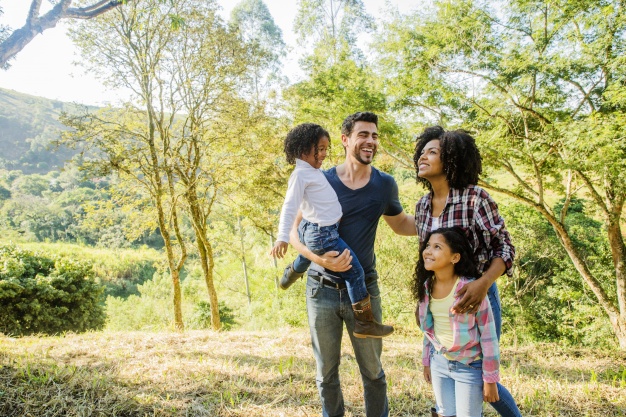 young-family_23-2147638876
